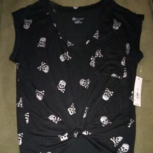 No Boundaries Black Short-Sleeve Twist Front Top with Silver Skull Print
